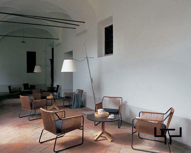 HARP 368 model Roda armchair - Image 3